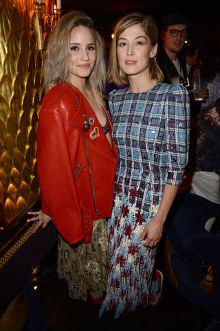 Dianna Agron & Rosamund Pike At London Fashion Week