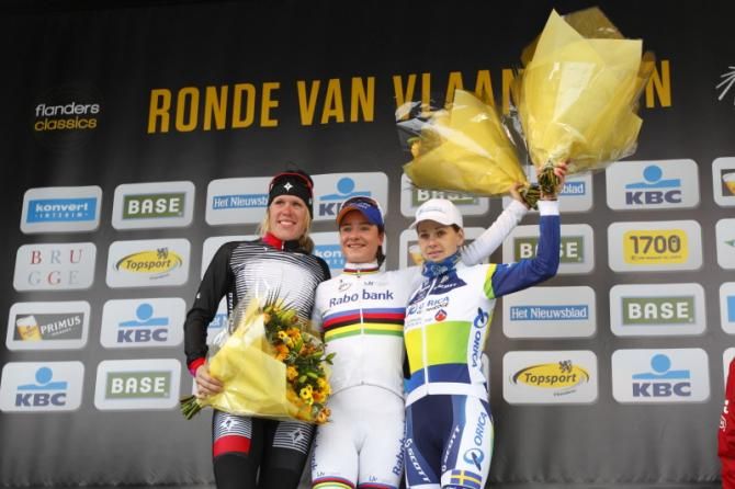 Ellen van Dijk (Specialized-lululemon), Marianne Vos (Rabobank Liv/Giant) and Emma Johansson (Orica-AIS) on the podium