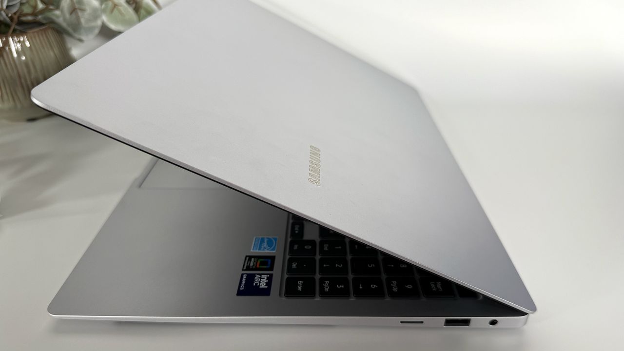 Samsung Galaxy Book5 Pro