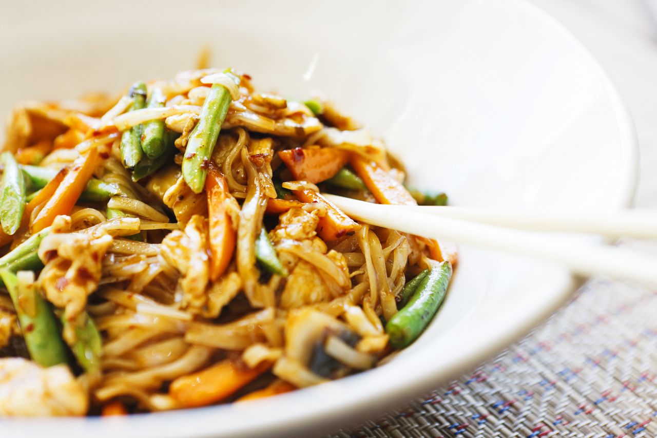 Lemon chicken stir-fry with noodles