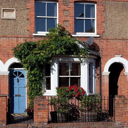 vibrant rural cottage in berkshire