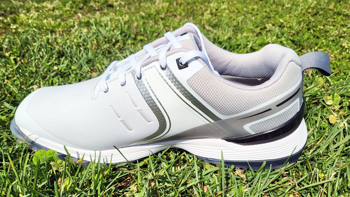 Sqairz Speed Shoe Review | Golf Monthly