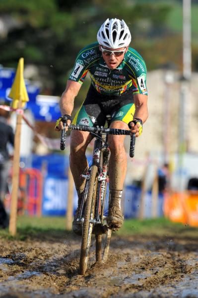 Sven Nys (Landbouwkrediet) powers through the muck