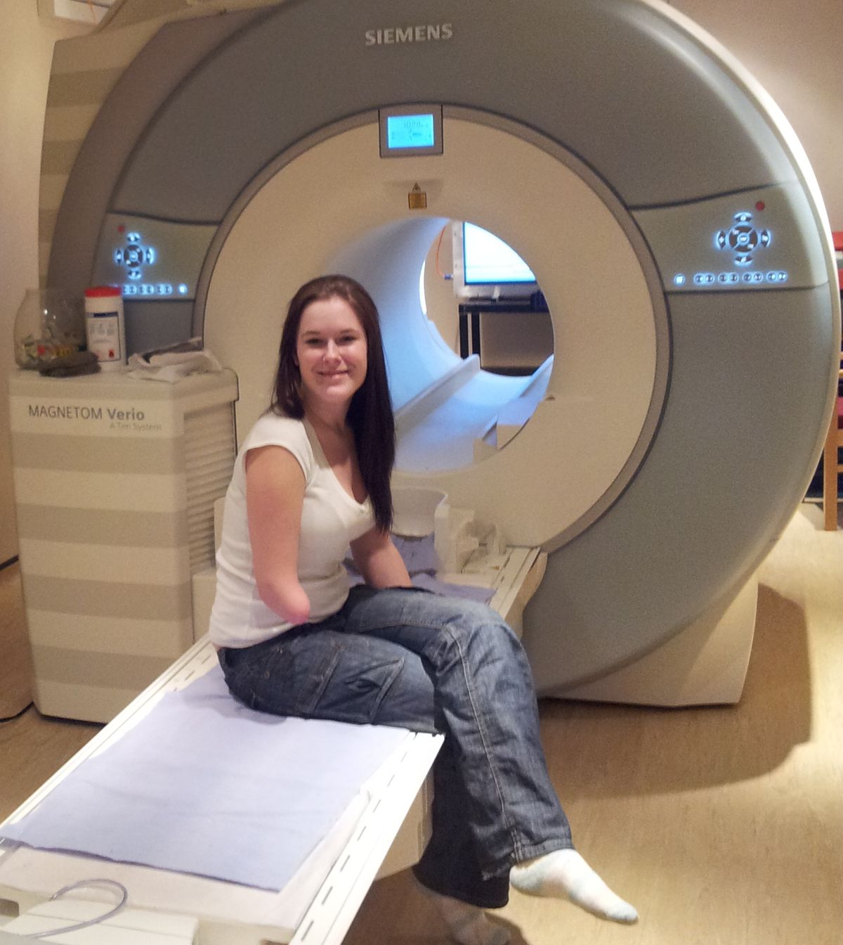 amputee in mri scanner