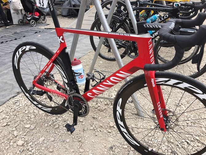 An overview of Nils Politt's bike, which appeared to have slightly different-shaped brake levers for the 12-speed groupset