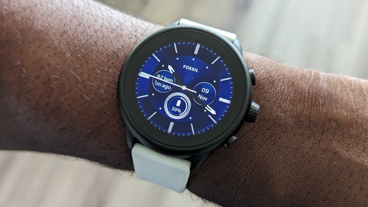 Fossil sport best sale wear os smartwatch