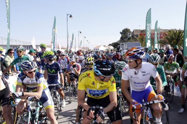 Overall leader Edvald Boasson Hagen (Sky) chats with points leader Matti Breschel (Rabobank).