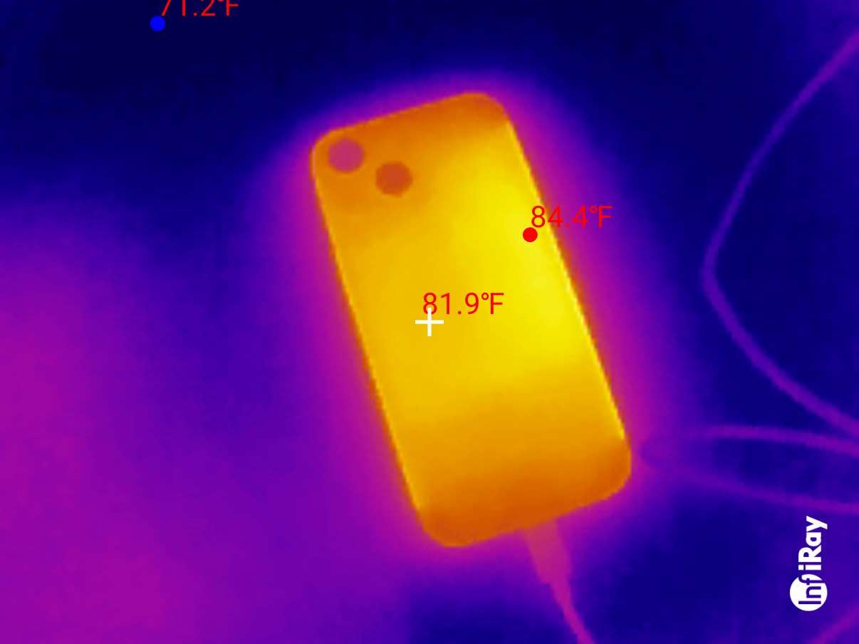 Thermal image of iPhone 15 while charging USB-C.