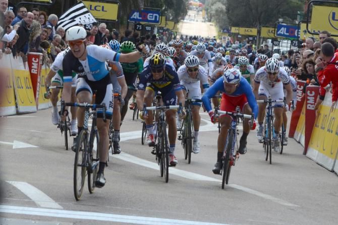 Theo Bos (Blanco) takes the win in Porto-Vecchio by just over a bike length