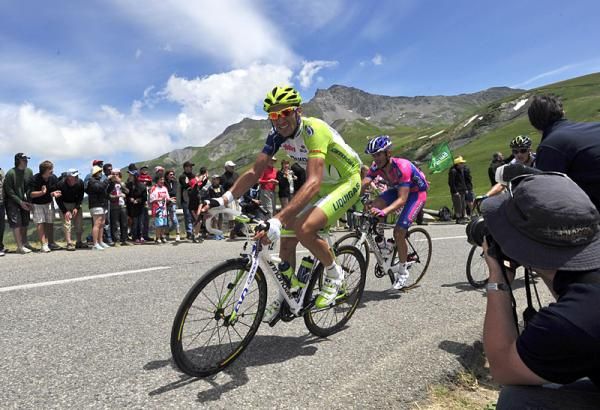 Ivan Basso (Liquigas - Cannondale) on the climb.