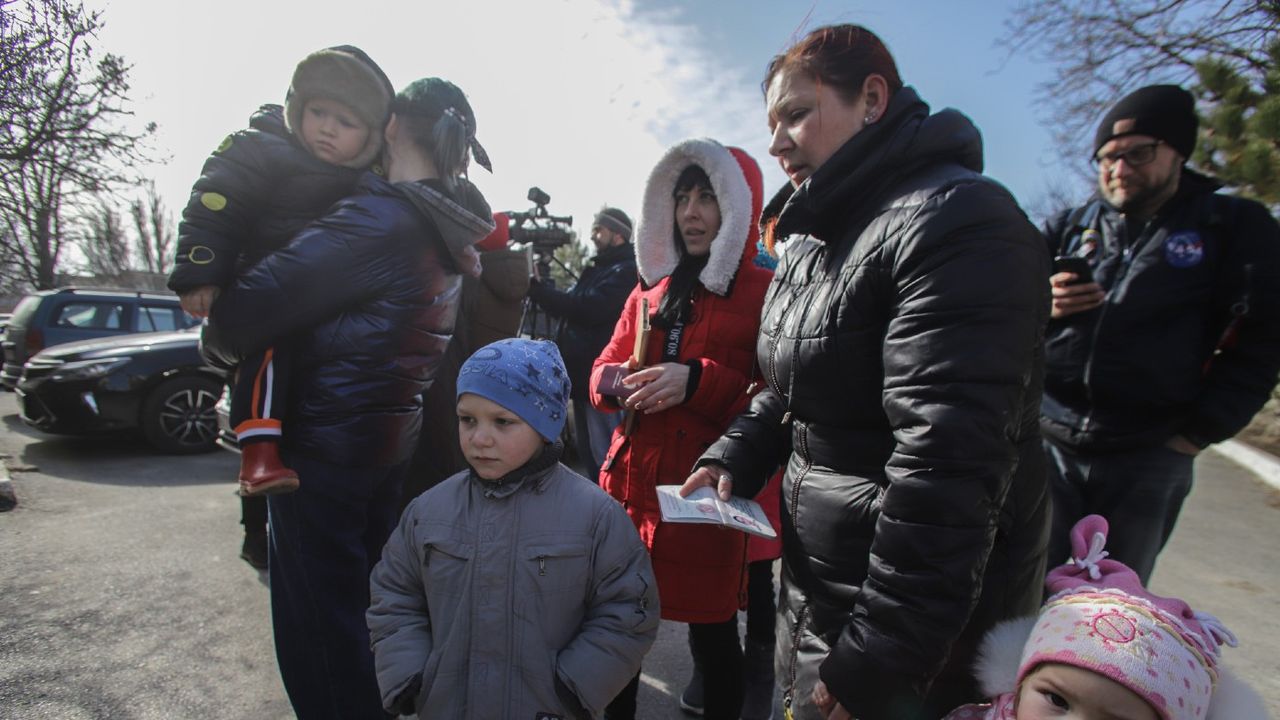 Civilians from Donetsk and Lugansk arriving at a camp in Rostov, Russia