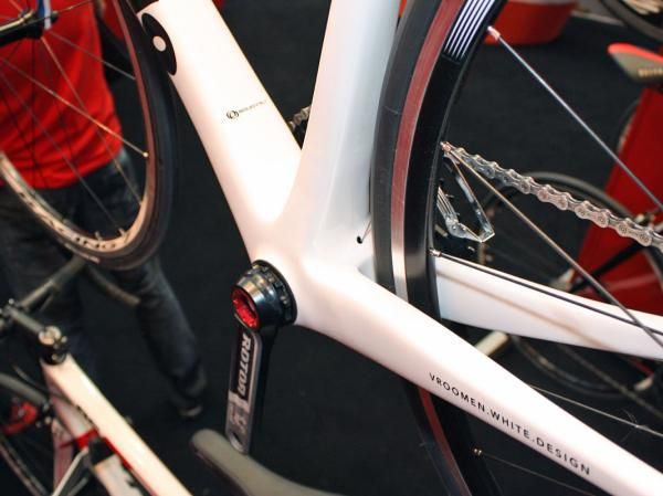 The new R3 will get the same BBright bottom bracket system as the range-topping R5.