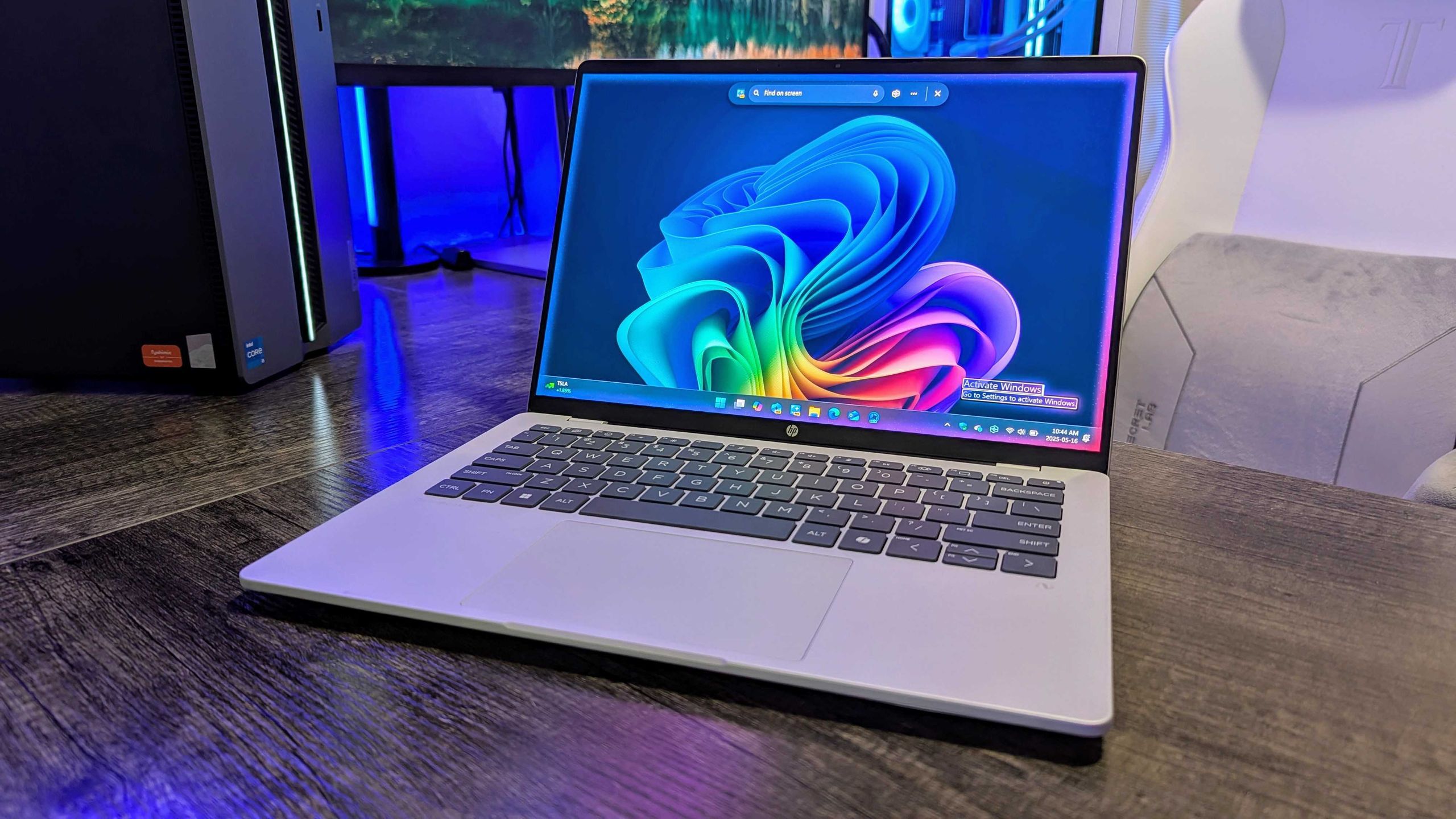 This 16-inch laptop has a 2K OLED display and 34 hours of battery life for less than $450 this Black Friday — too good to pass up