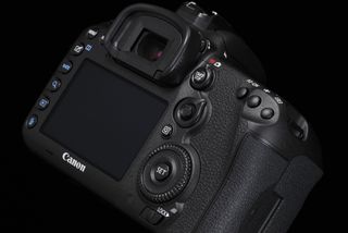 Canon EOS 7D Mark II deals