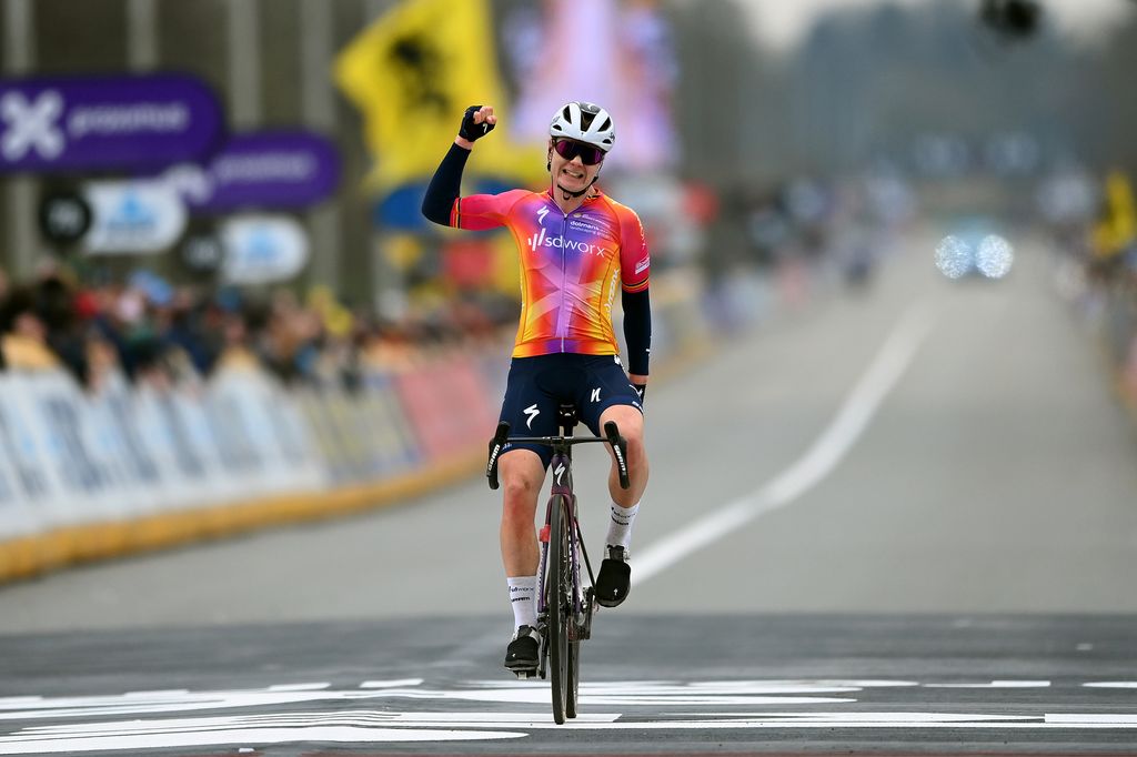 Lotte Kopecky successfully defends Tour of Flanders title as SD Worx ...