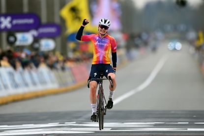 Lotte Kopecky successfully defends Tour of Flanders title as SD