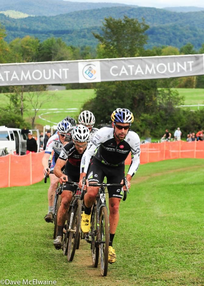Tim Johnson (Cannondale Cyclocross World/Pony Shop) bringing the leaders through the start/finish mid-race