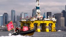 Climate protesters and Shell oil rig 