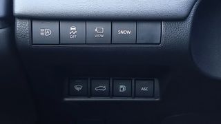 Buttons for Snow mode and more in the Toyota Mirai (2021)