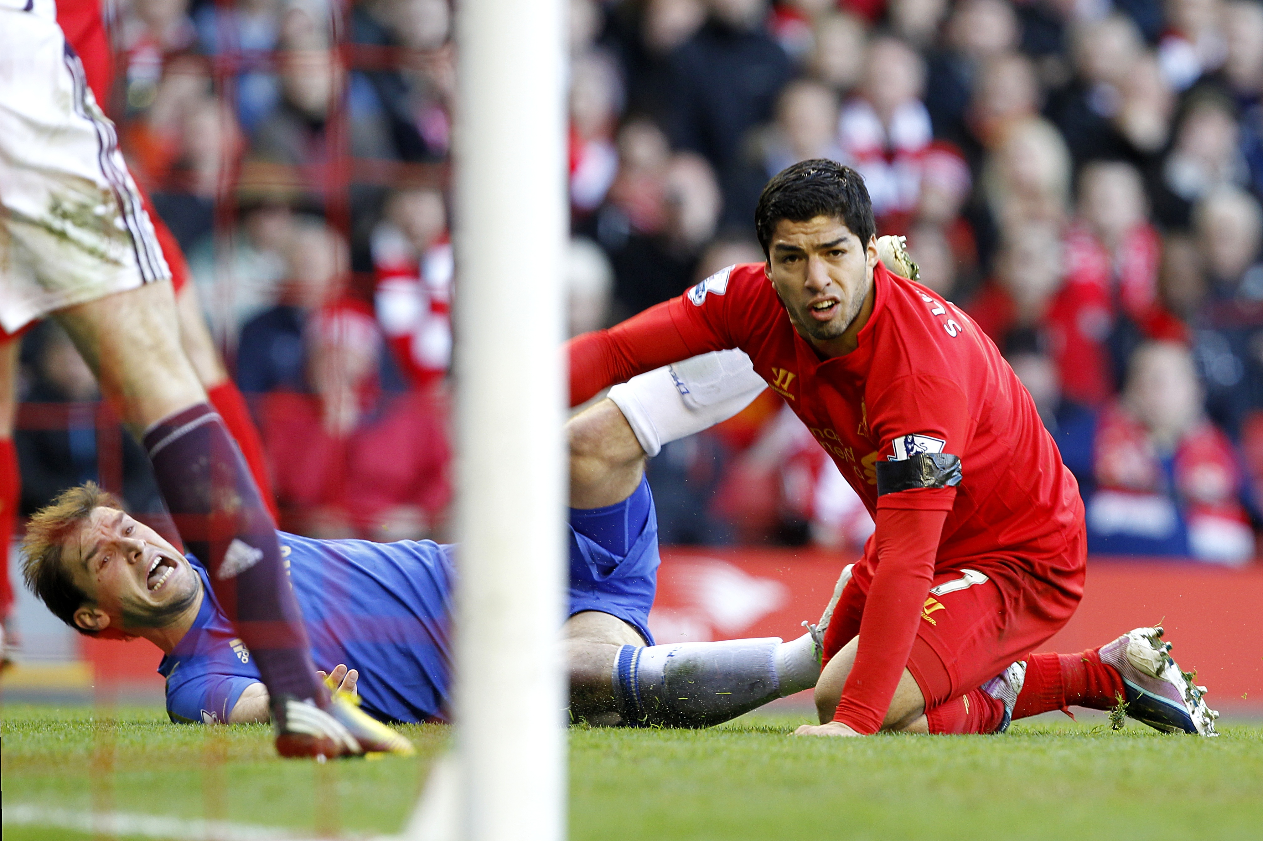 Luis Suárez and Liverpool charged by FA over Fulham incidents, Luis Suárez