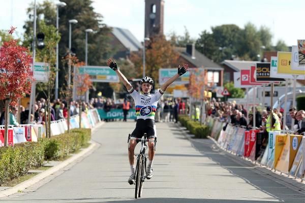 Mathieu van der Poel dominated in Ruddervoorde