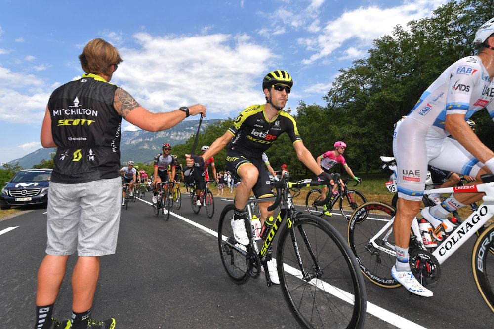 Dinner time for Mitchelton-Scott