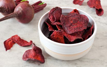 Beetroot-crisps