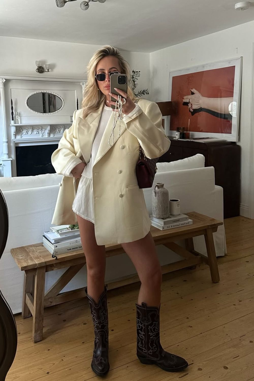 Shorts and boots outfit @georgwhite