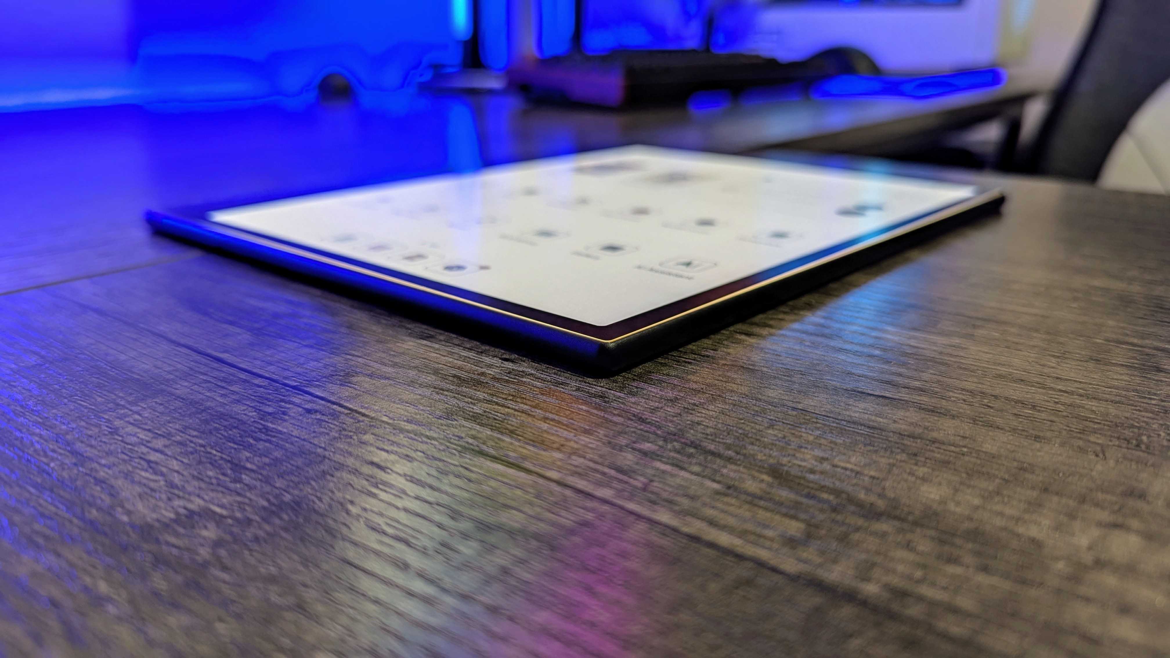 Image of the BOOX Note Air4 C E-Ink tablet.