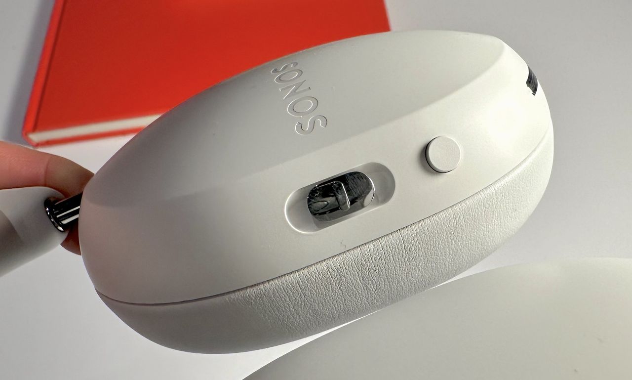 SOnos Ace headphones volume button