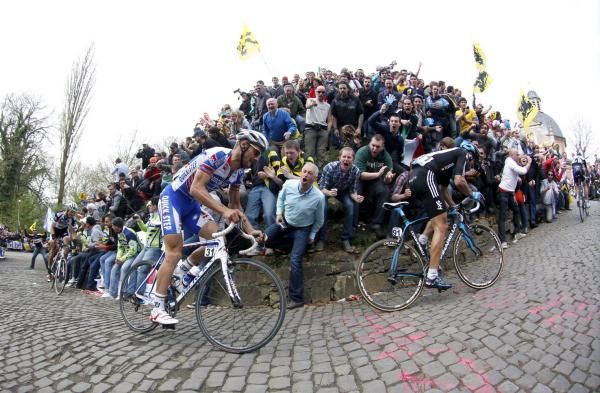 Juan Antonio Flecha (Team Sky) and Tom Boonen (Quickstep) go deep on the Muur