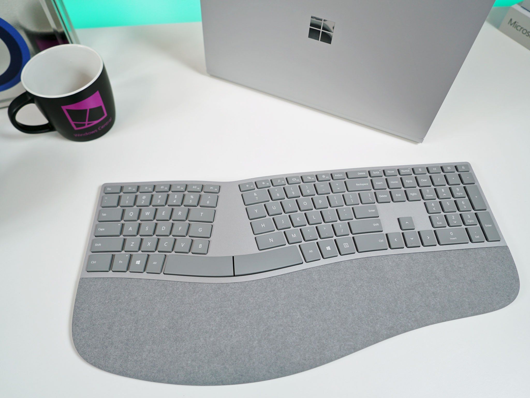 Microsoft SURFACE ERGONOMIC KEYBOARD 3R… Microsoft Surface Ergonomic Keyboard SC Bluetooth UK