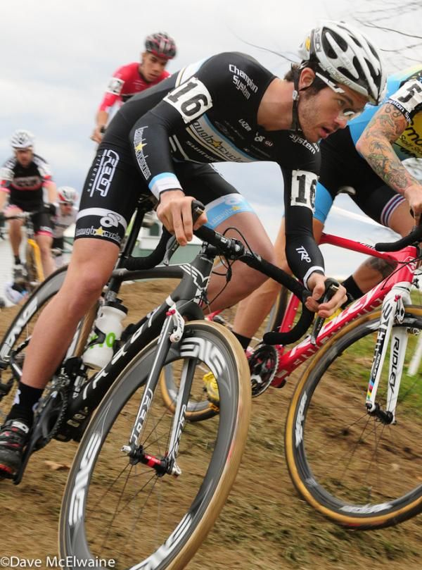 Nick Keough (keoughcylcocross.com) got a good start