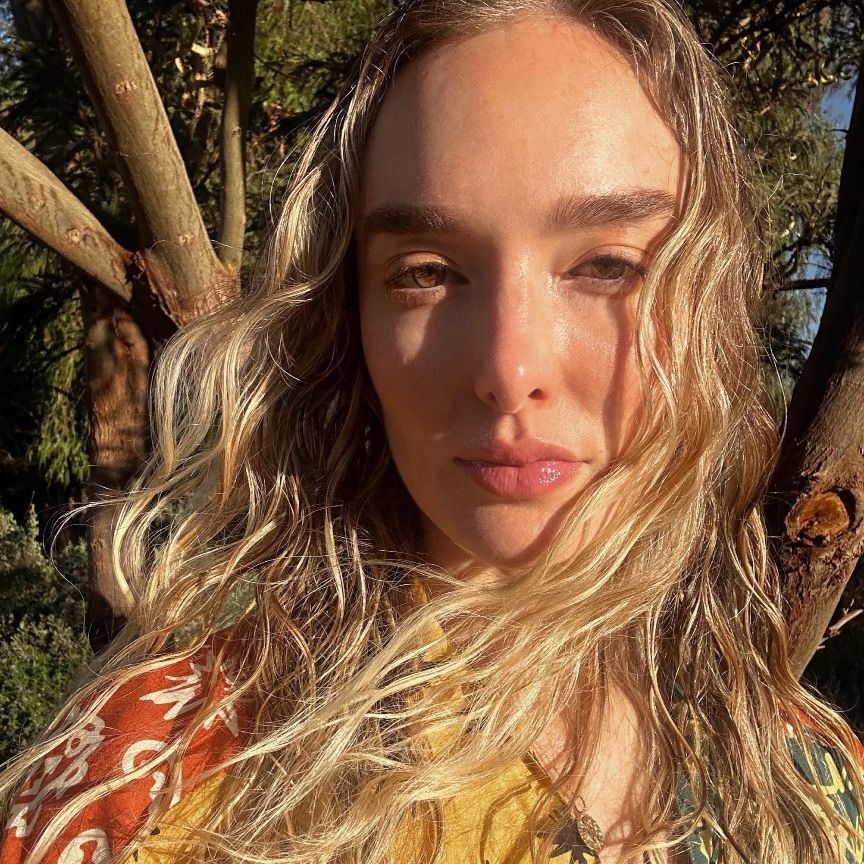 Hannah Baxter selfie