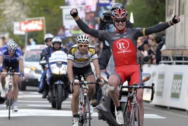 S&eacute;bastien Rosseler (RadioShack) wins ahead of Thomas De Gendt