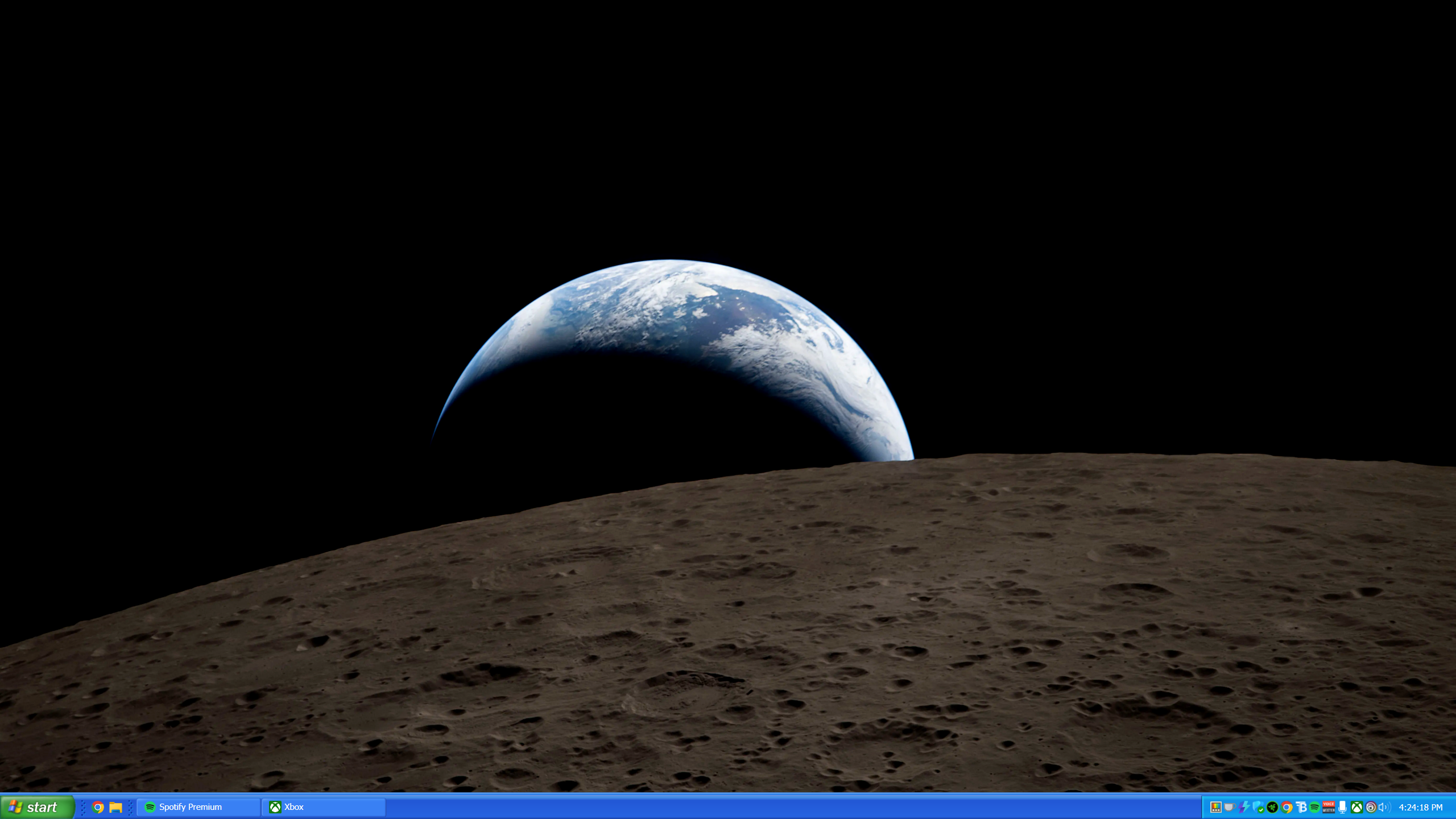 A screenshot of Windows 11 using the RetroBar app to display a classic Windows Taskbar. 