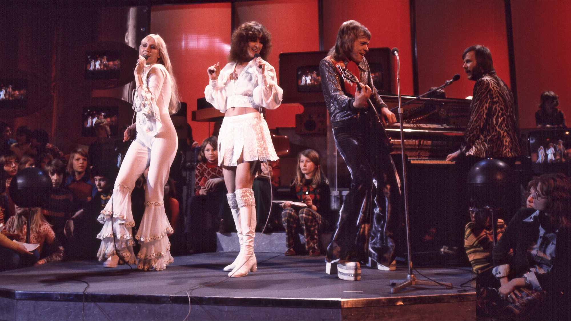 ABBA &amp;mdash;&amp;nbsp;Agnetha F&amp;auml;ltskog, Anni-Frid (Frida) Lyngstad, Bj&amp;ouml;rn Ulvaeus, Benny Andersson &amp;mdash;&amp;nbsp;onstage in 1977