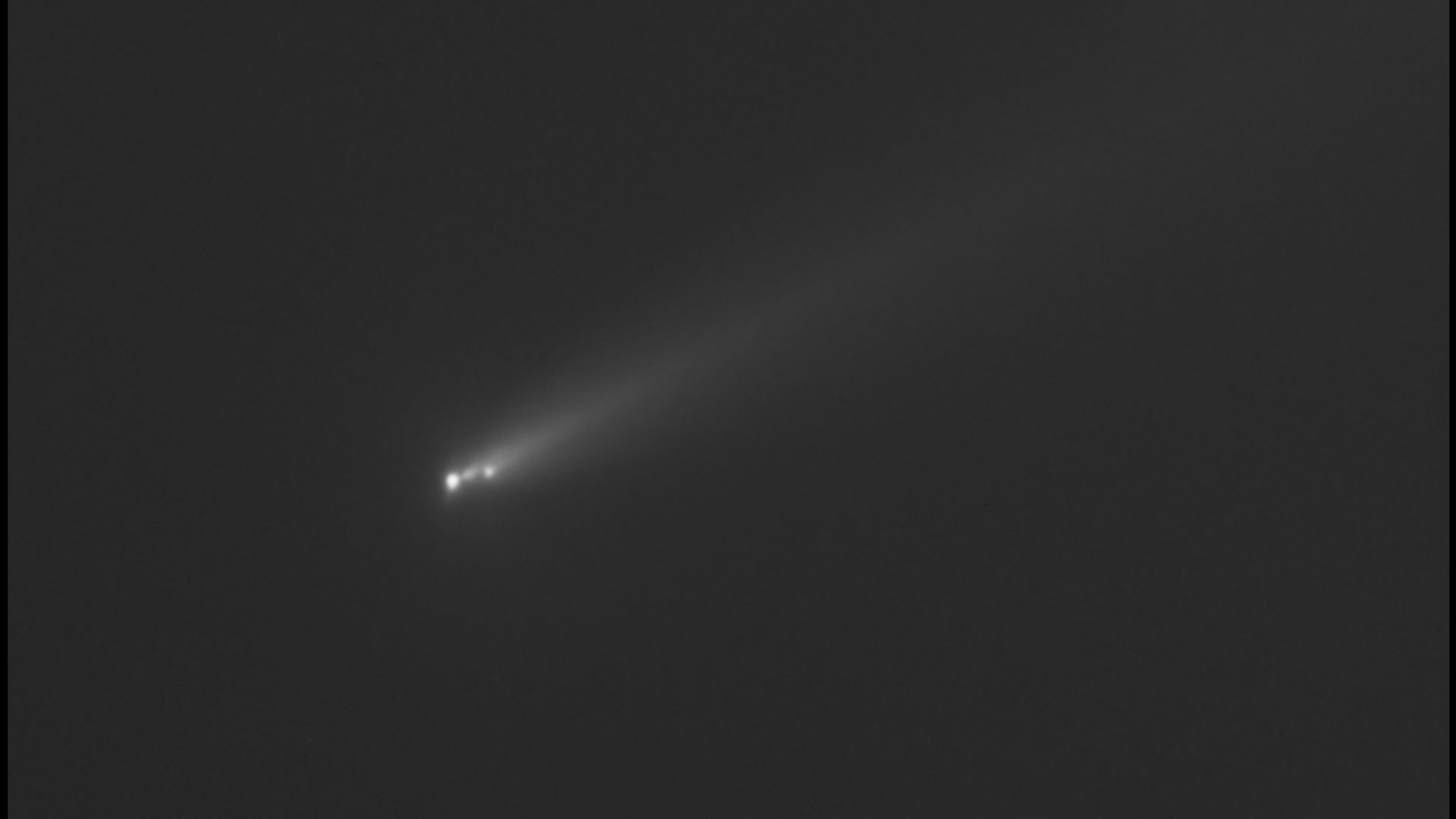 Comet ATLAS breaking apart in space