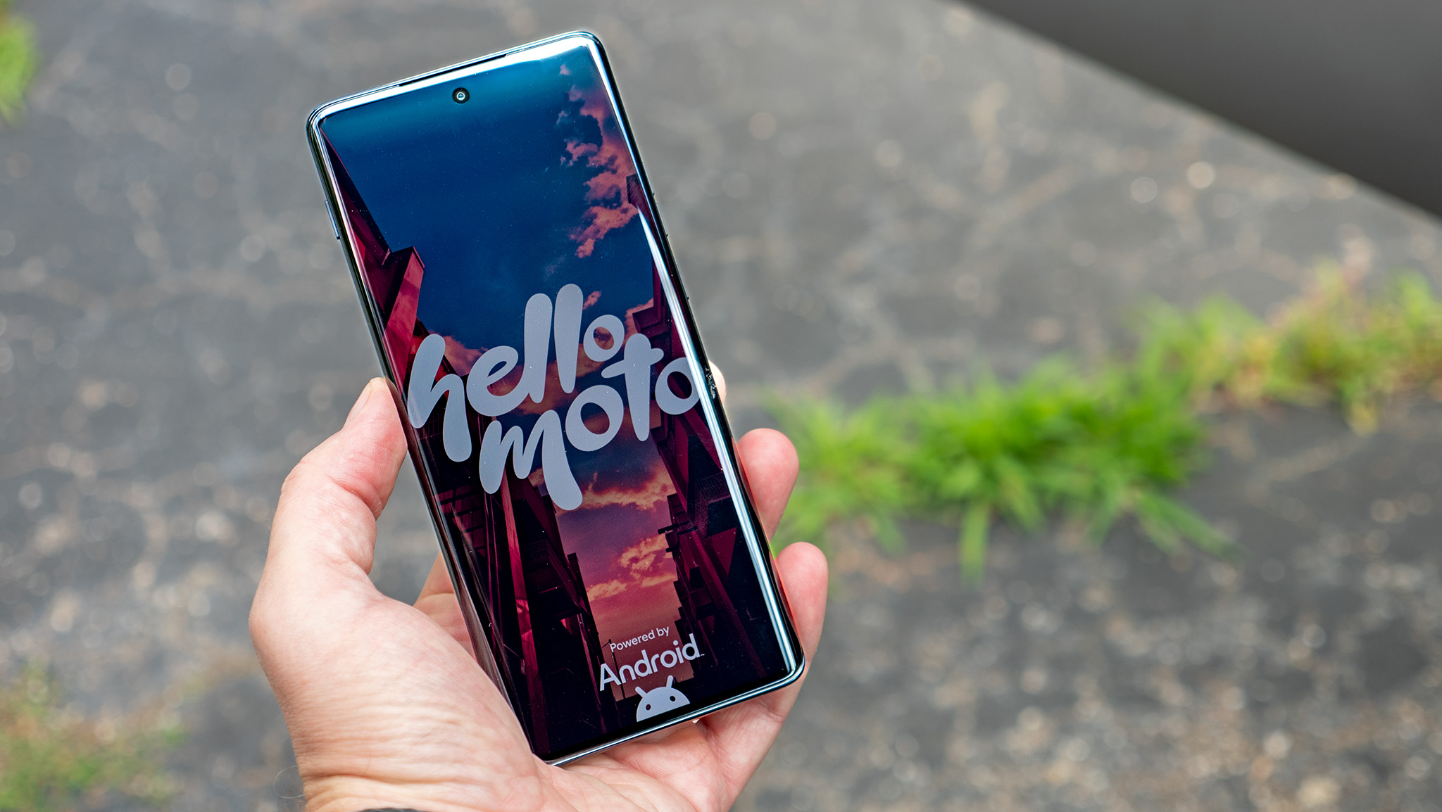 Motorola Edge 2024 review: Immediately forgettable, despite its good looks