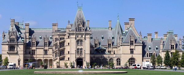 Biltmore Estate, built by George Vanderbilt in Asheville, North Carolina, in 1888–95, is the largest house in the United States. Credit: Porsche997SBS | Creative Commons