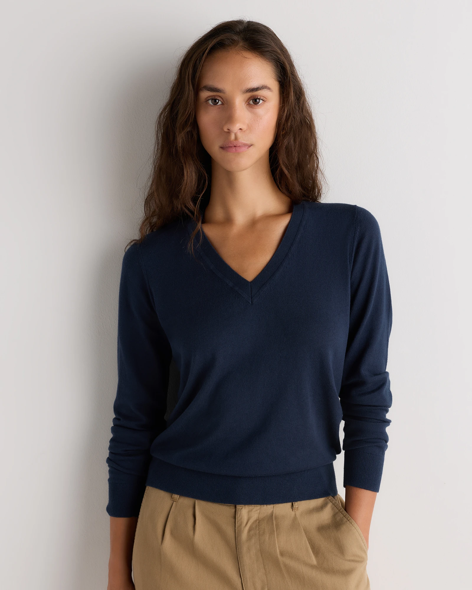 Lightweight Cotton Cashmere V-Neck Sweater in Atlas Navy