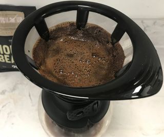 Bodum Pour-Over making coffee
