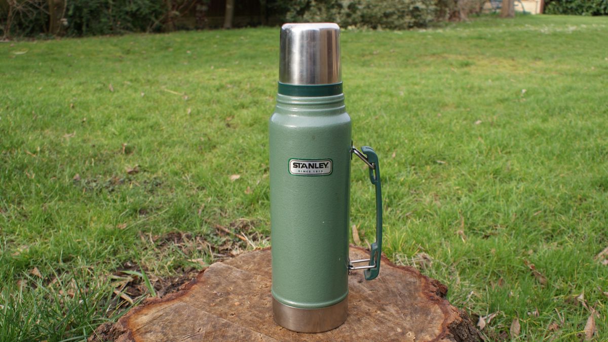 Stanley Classic Vacuum Insulated Bottle: Hammertone Green, 1.5qt
