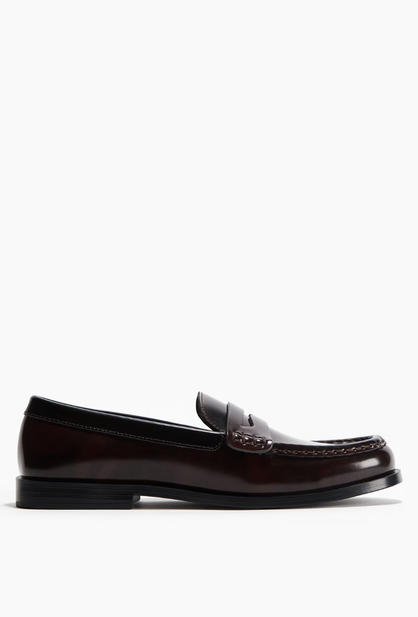 An image of H&M loafers, a staple of preppy fashion. 