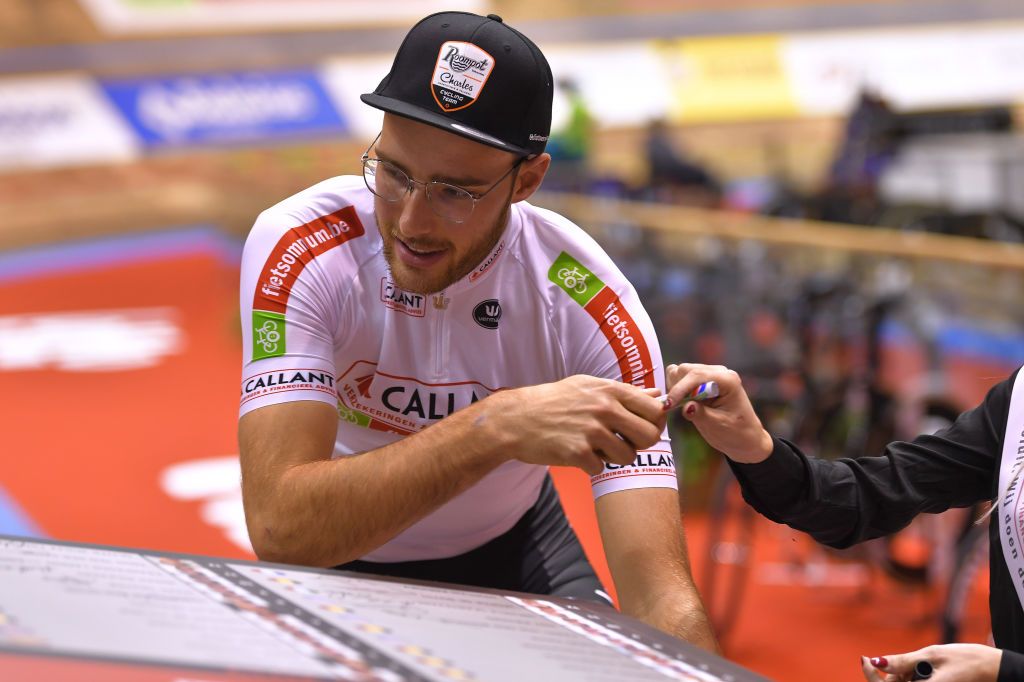 ‘Anyone have a gravel bike?’ – after Tour of Holland disqualification for bike set-up, Jan-Willem van Schip mulls various options for future