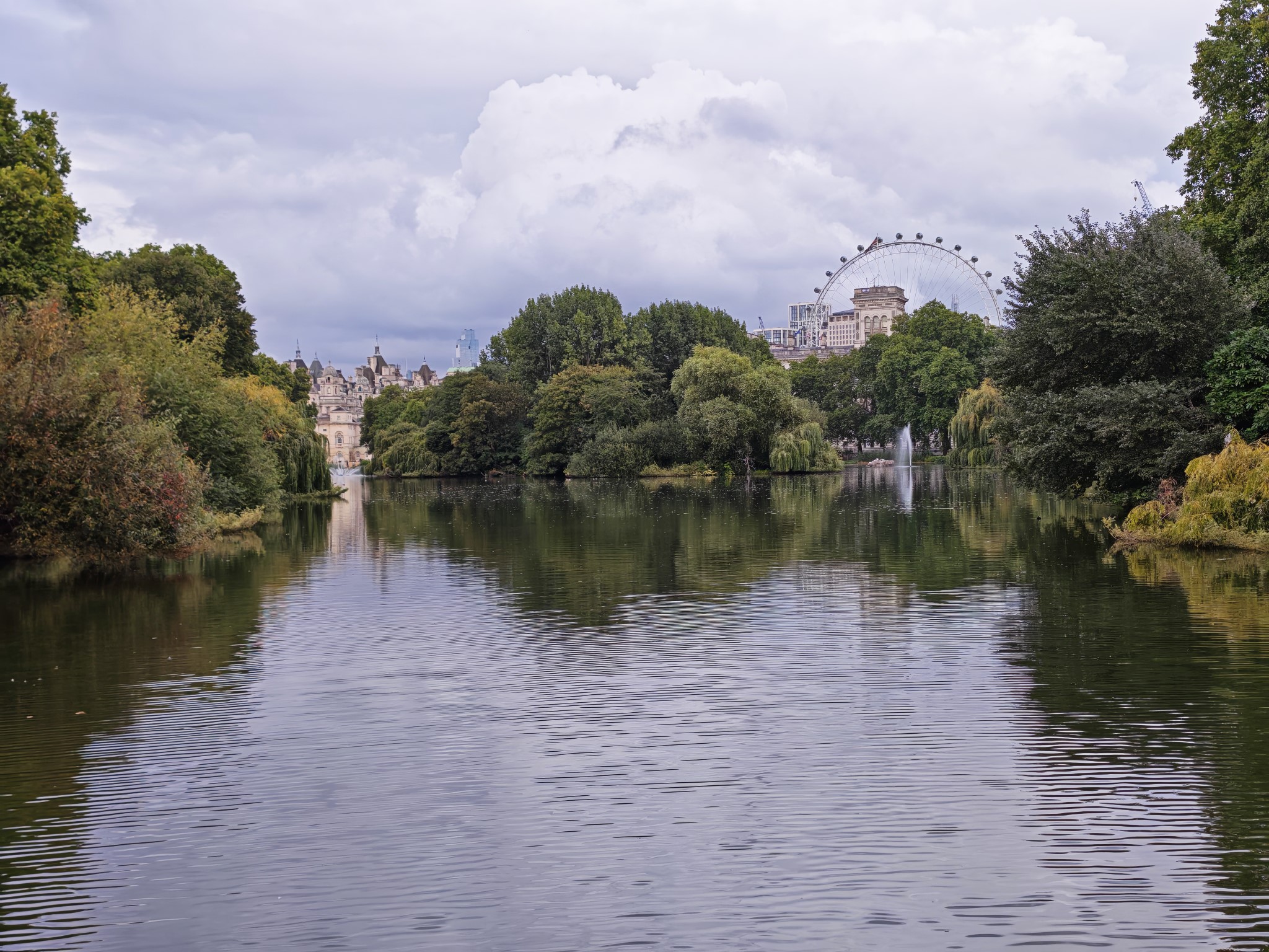 Honor Magic V5 review photos in London