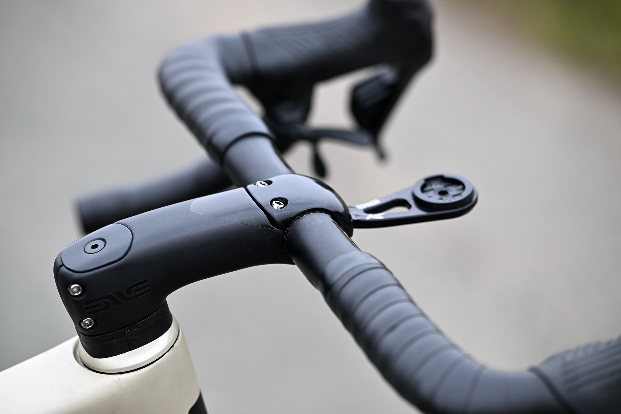 Close up of ENVE G Series Gravel In-Route Handlebars from the side