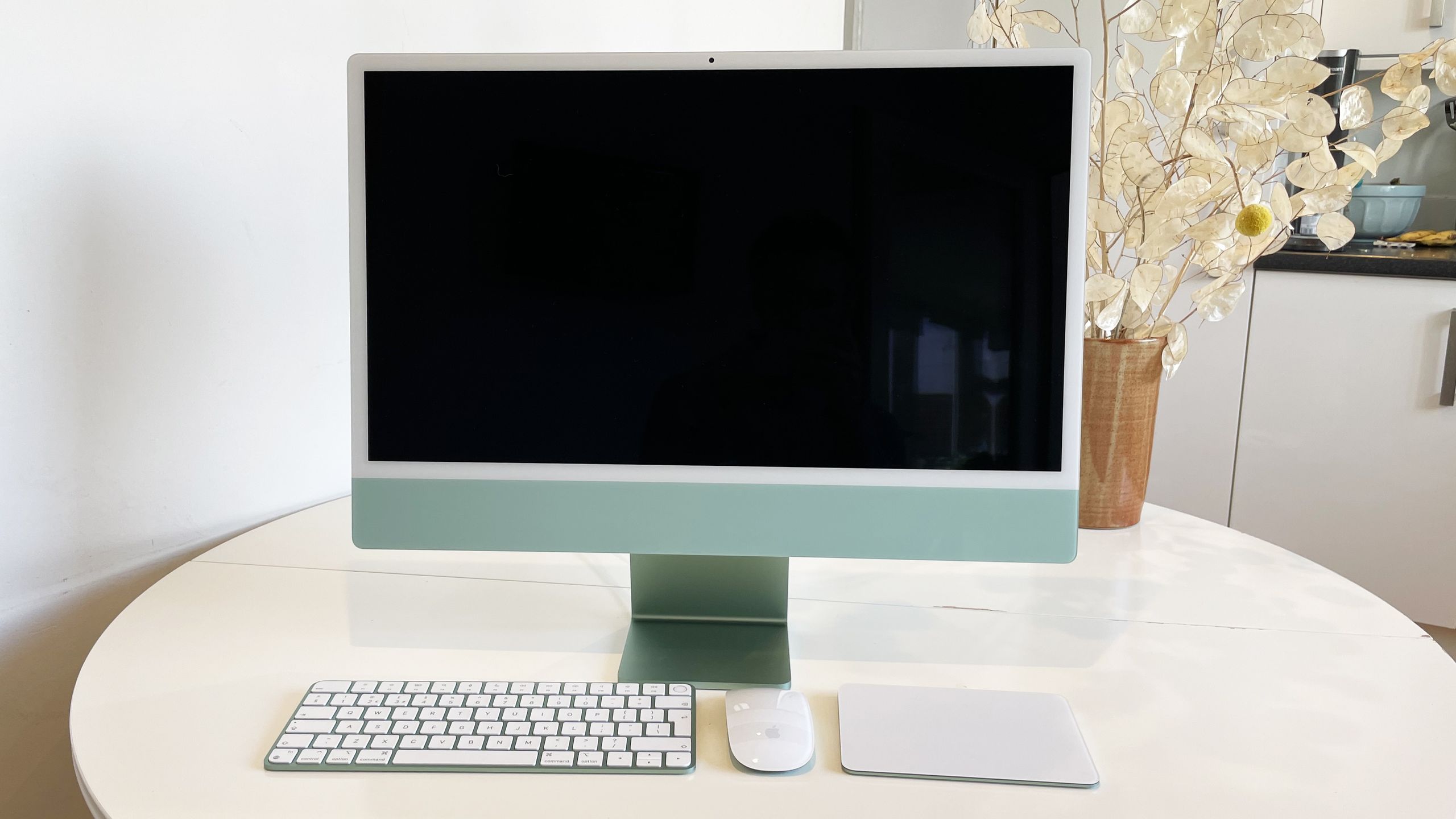 Apple iMac 24-inch (2021) review: the world's coolest desktop | T3