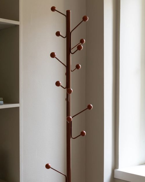 Bill Floor Clothes Hanger, Black-Dark Brown