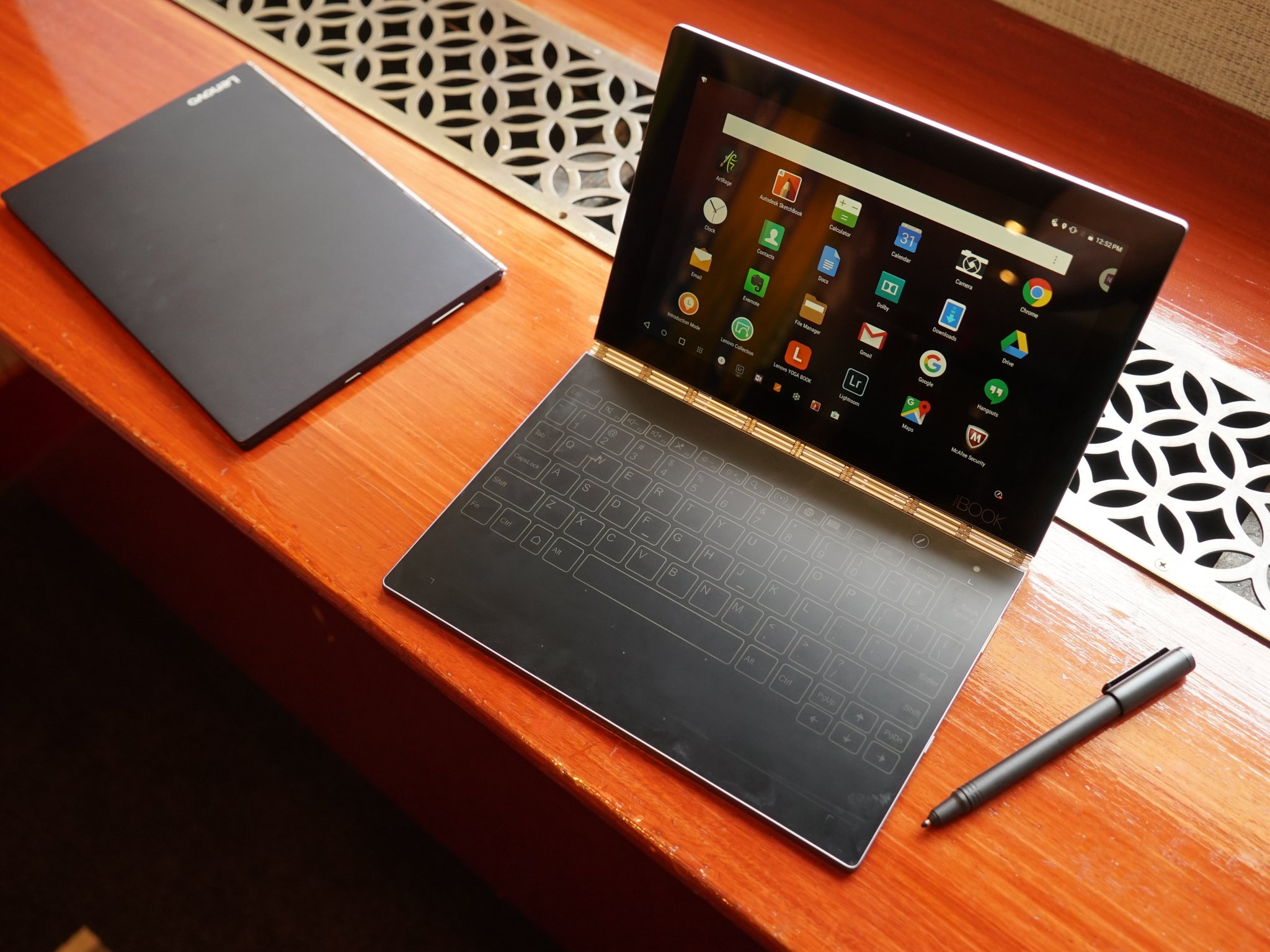 Yoga book. Ноутбук Lenovo Yoga book. Планшет леново йога бук. Lenovo Yoga book 2. Lenovo Yoga book 3.